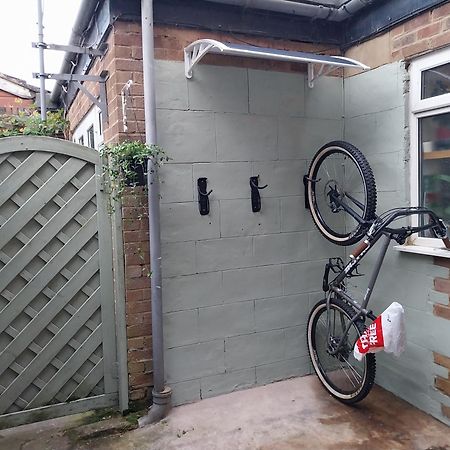 Sunset Guest House Hunstanton Exteriér fotografie A bicycle shower