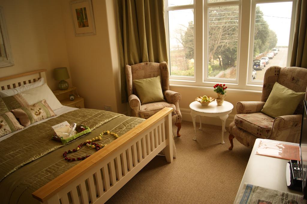 Sunset Guest House Hunstanton Pokoj fotografie A typical bedroom in a care home