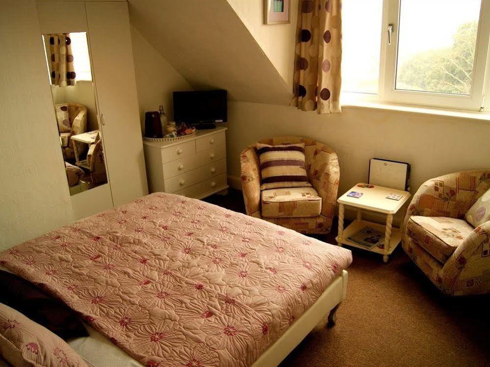 Sunset Guest House Hunstanton Exteriér fotografie A bedroom in a typical residential home