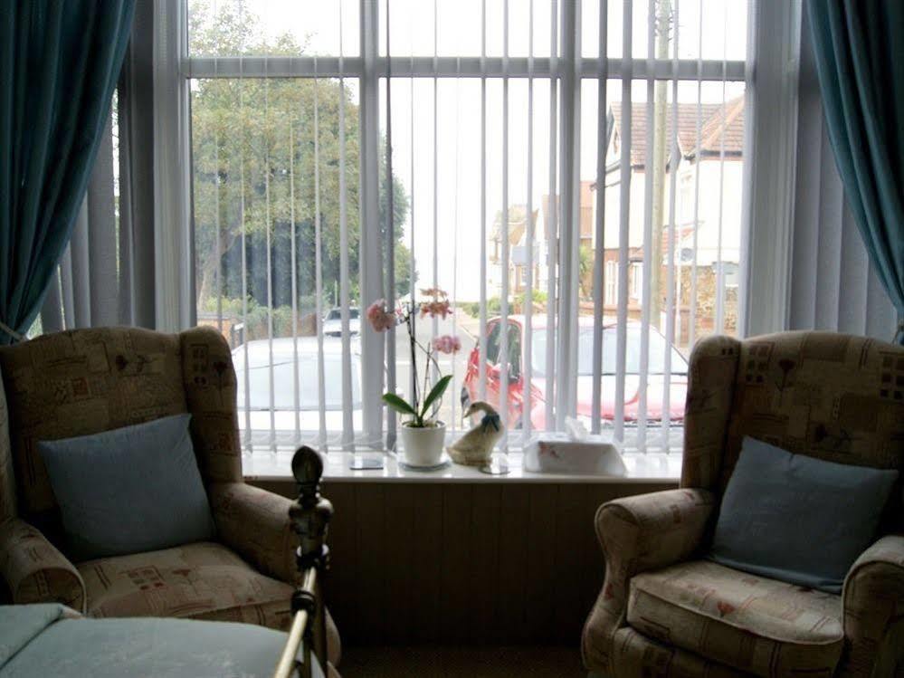 Sunset Guest House Hunstanton Exteriér fotografie A window grill