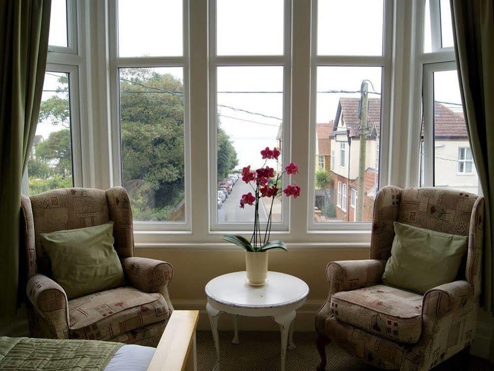 Sunset Guest House Hunstanton Exteriér fotografie A window with double glazing