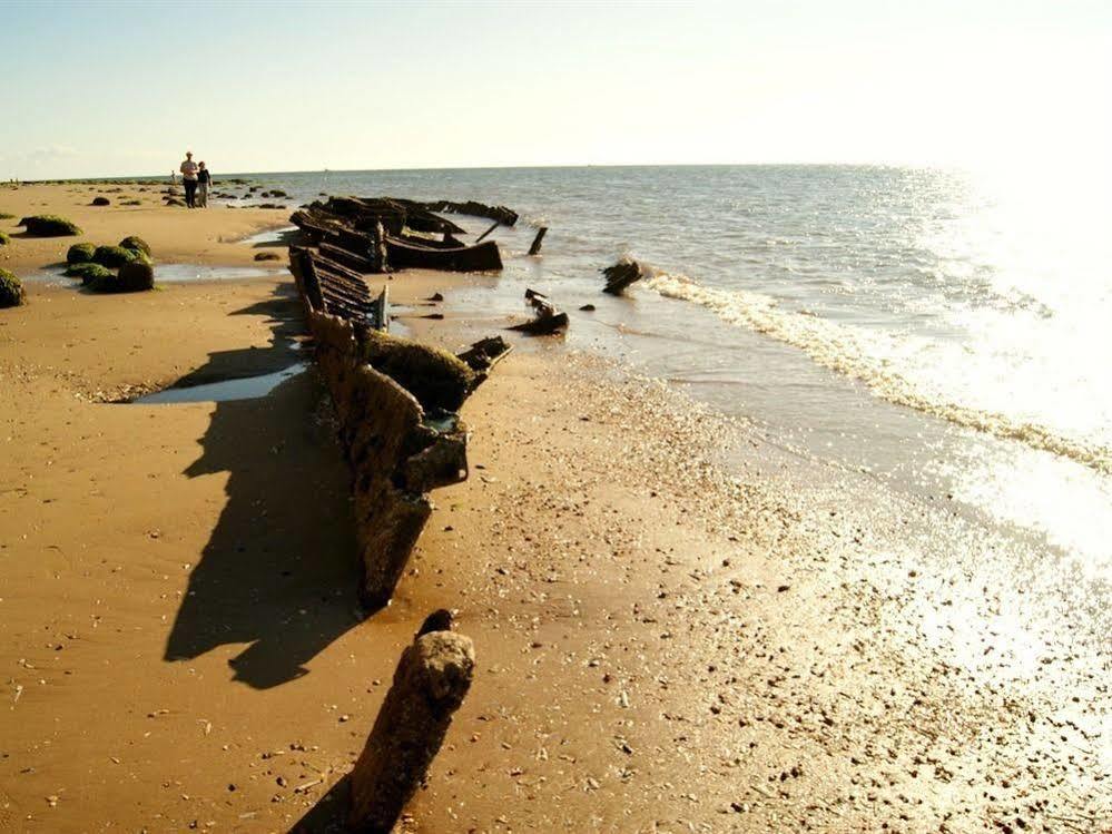 Sunset Guest House Hunstanton Exteriér fotografie The wreck of the SS Norge